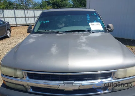 2001 Chevrolet Suburban 1500 Lt z USA, uszkodzony, nr VIN 3GNFK16T41G131819